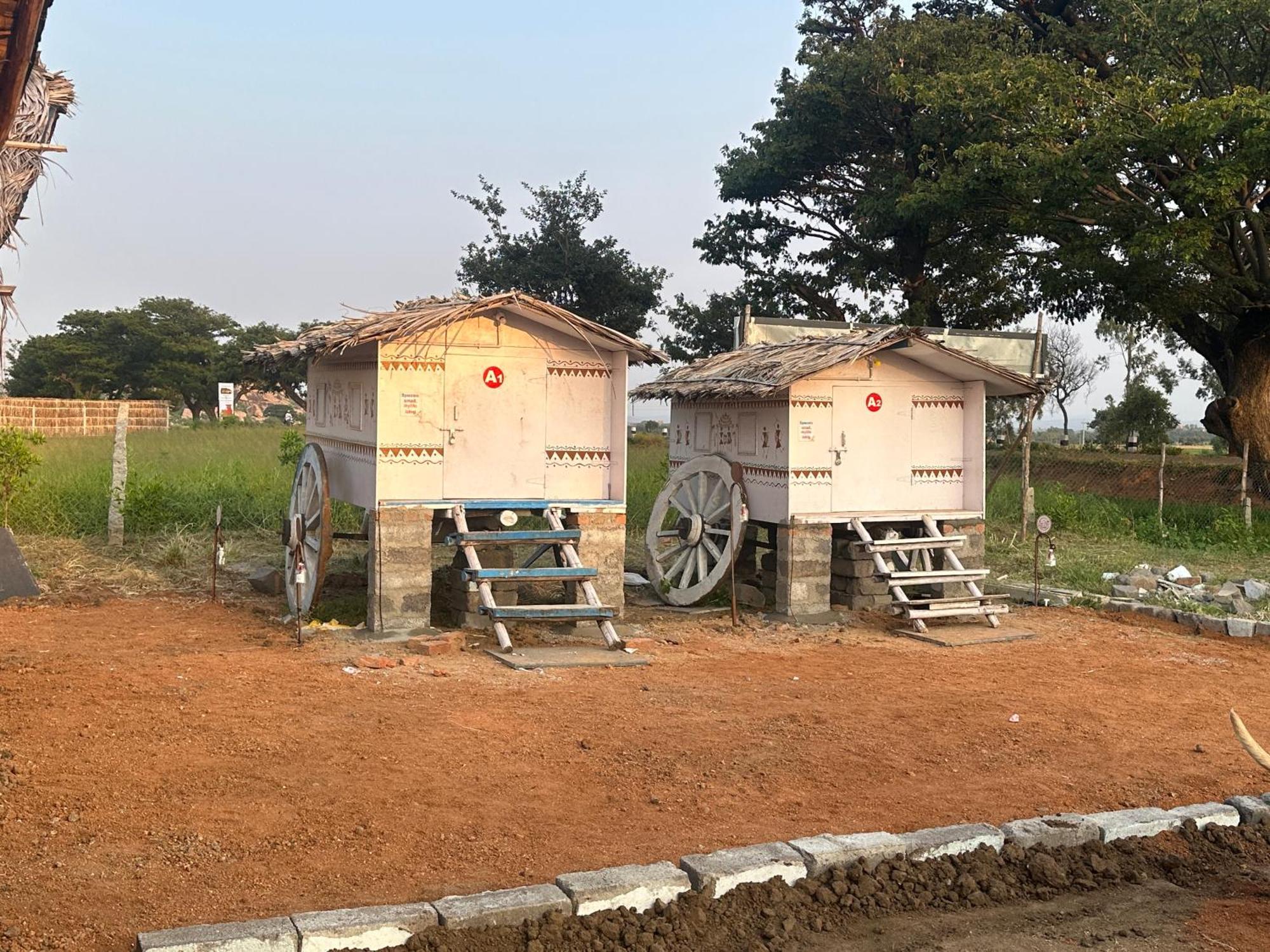 The Gravity Cafe -A Unit Of Staychillhampi Exterior photo