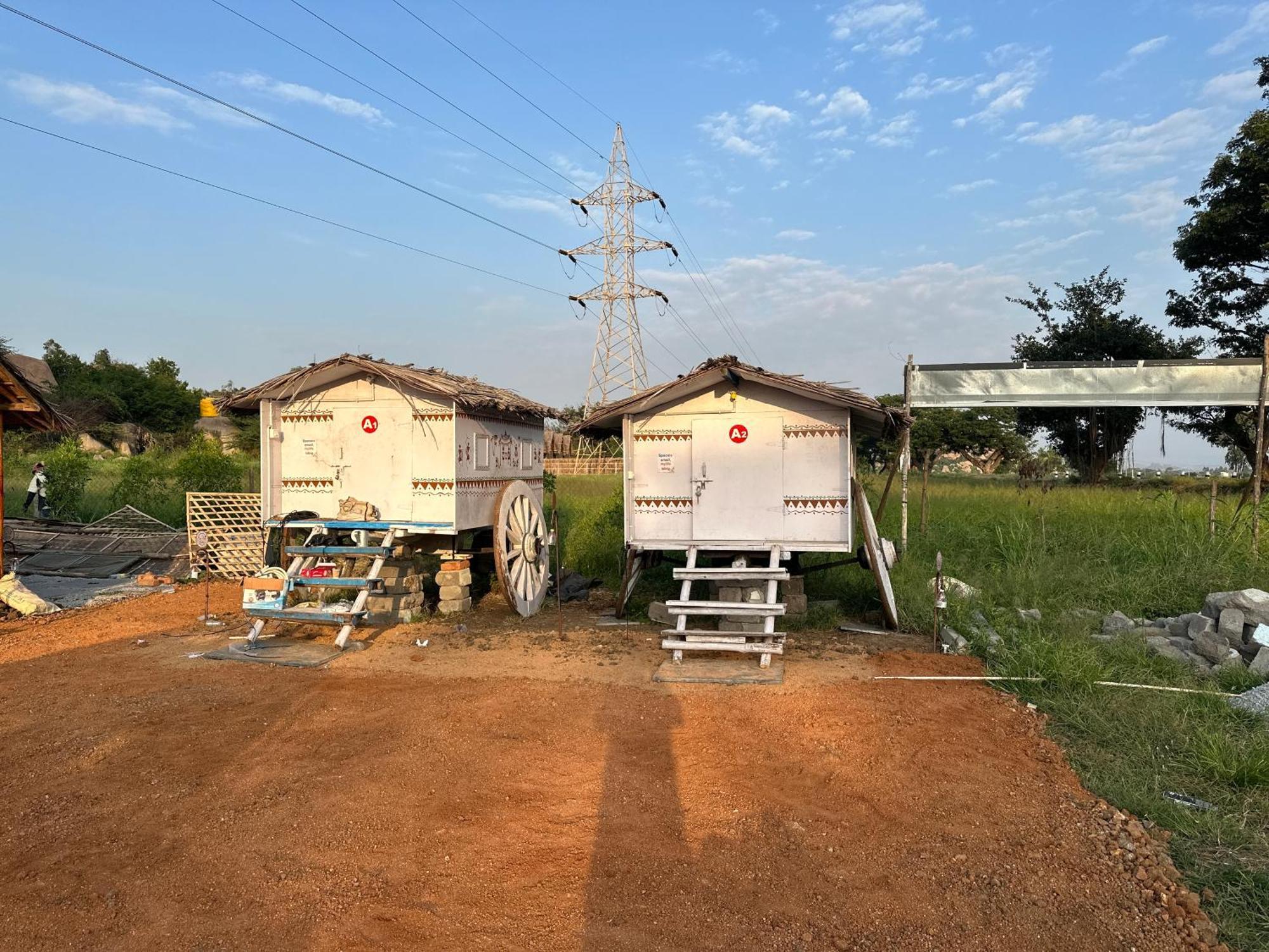 The Gravity Cafe -A Unit Of Staychillhampi Exterior photo